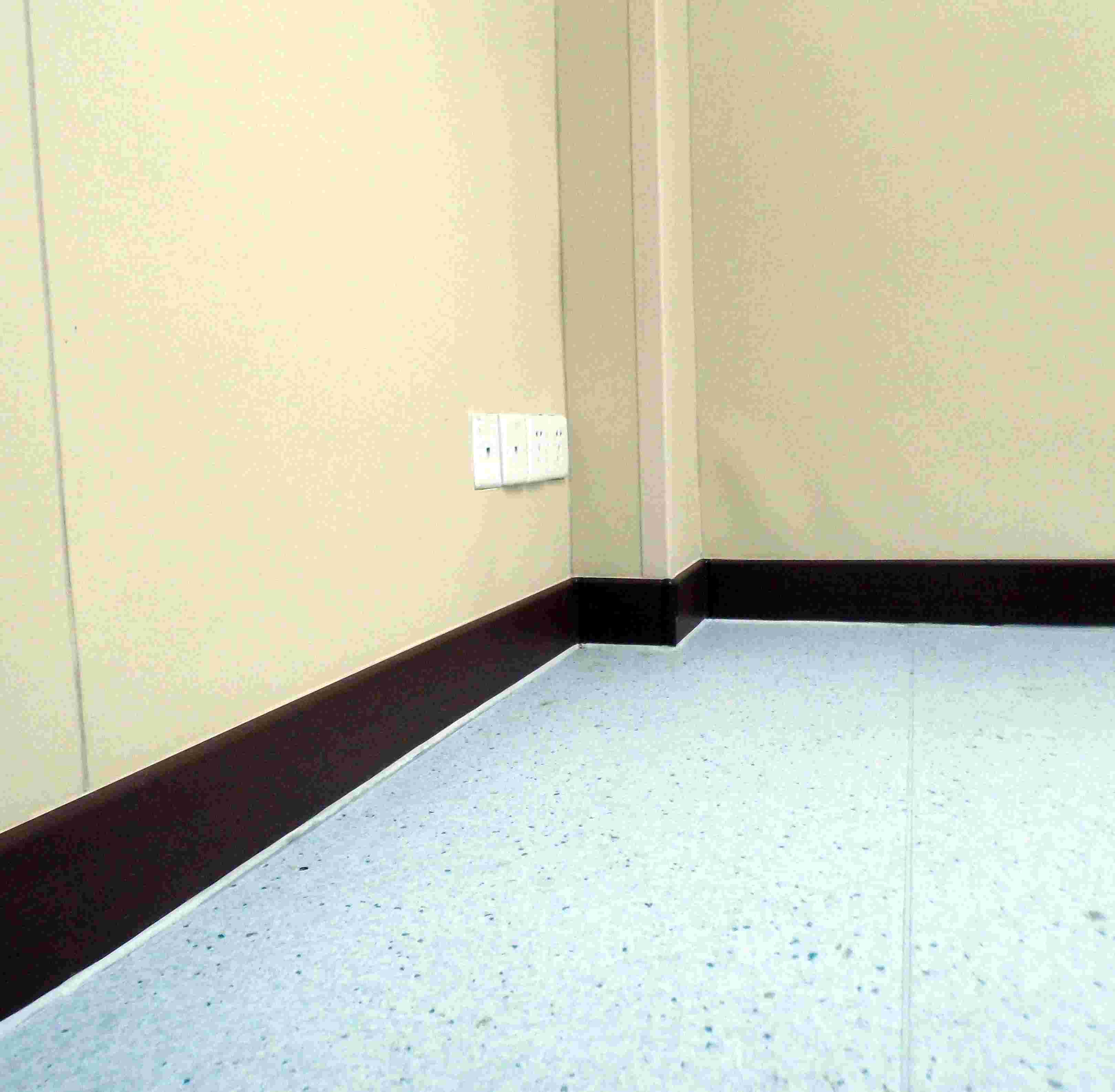 Đế tường vinyl cao 100mm