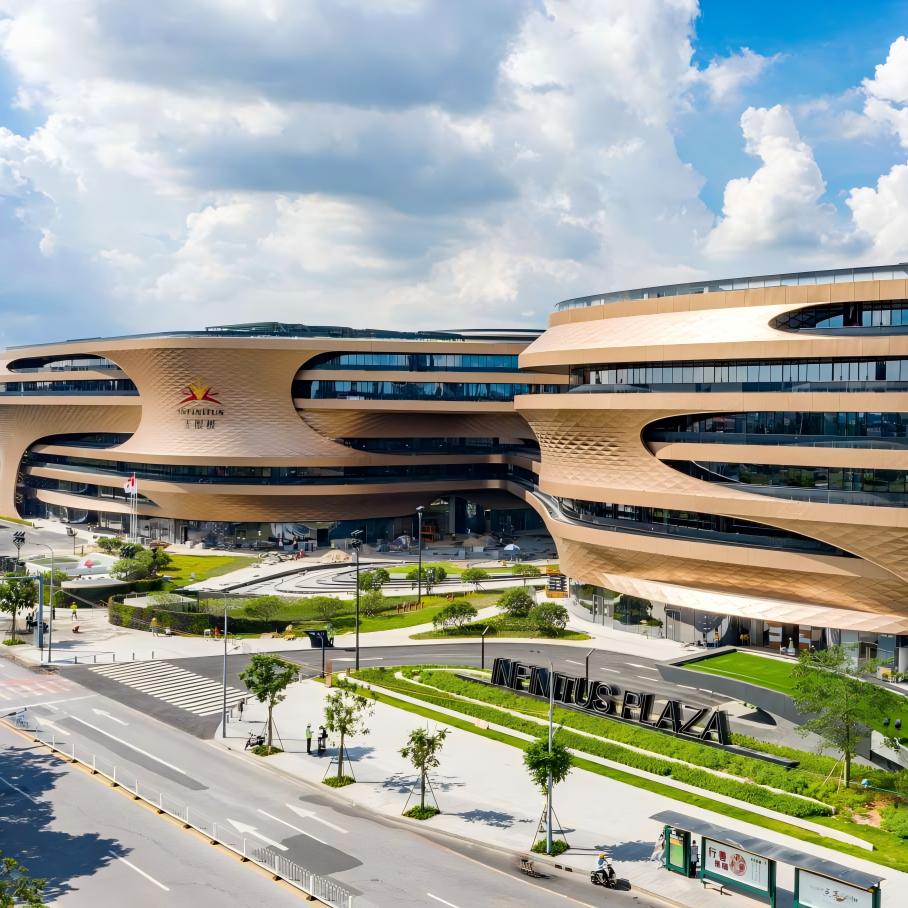 Chuyến tham quan văn phòng mới của Pinger: Nơi các tấm panel tự phát triển định nghĩa lại không gian làm việc hiện đại